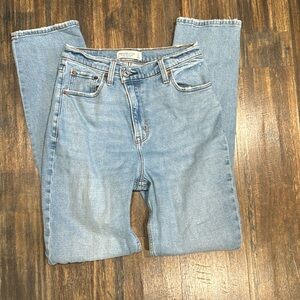 Abercrombie & Fitch the ‘90s slim straight ultra high rise